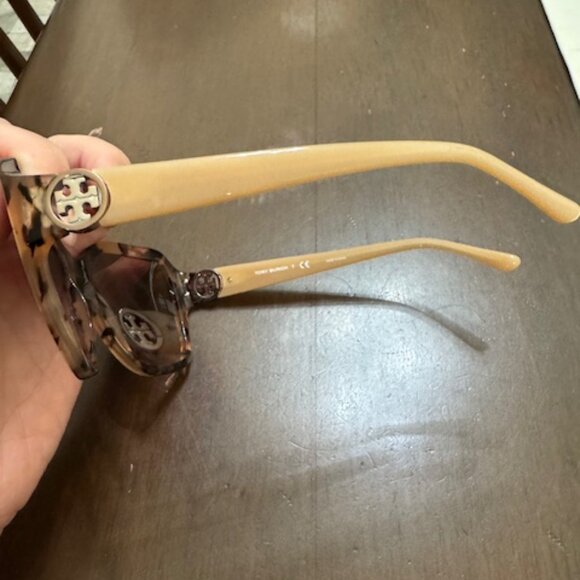 Tory Burch TY7125 Tortoise Shell Sunglasses -- NEW WITHOUT TAGS!!! - Picture 5 of 5